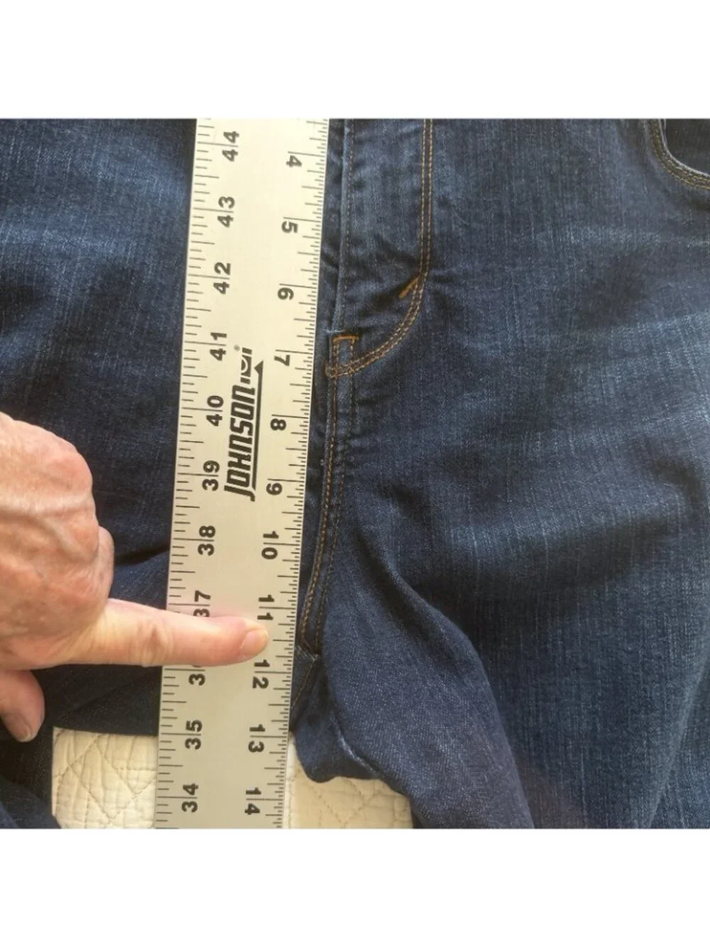 Levi's Dark Wash Capri Jeans Size 22 Plus Slim Fit Stretch Shaping Denim